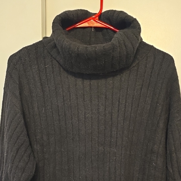 Abercrombie & Fitch Classic Black Cowl Neck Sweater - Picture 2 of 5